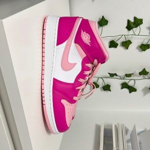 Pink Jordan 1